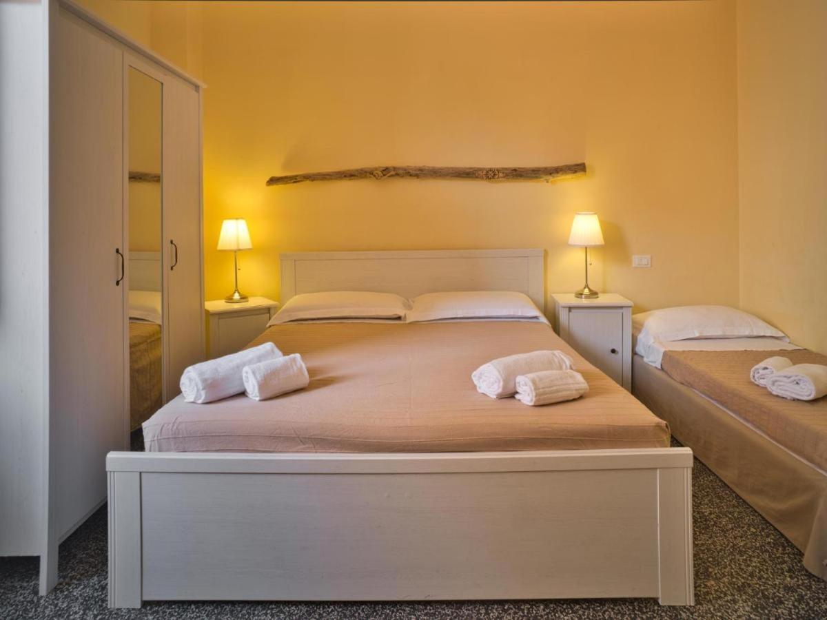 2 Passi Dal Mare Hotel ฟีนาเลลีกูเร ภายนอก รูปภาพ