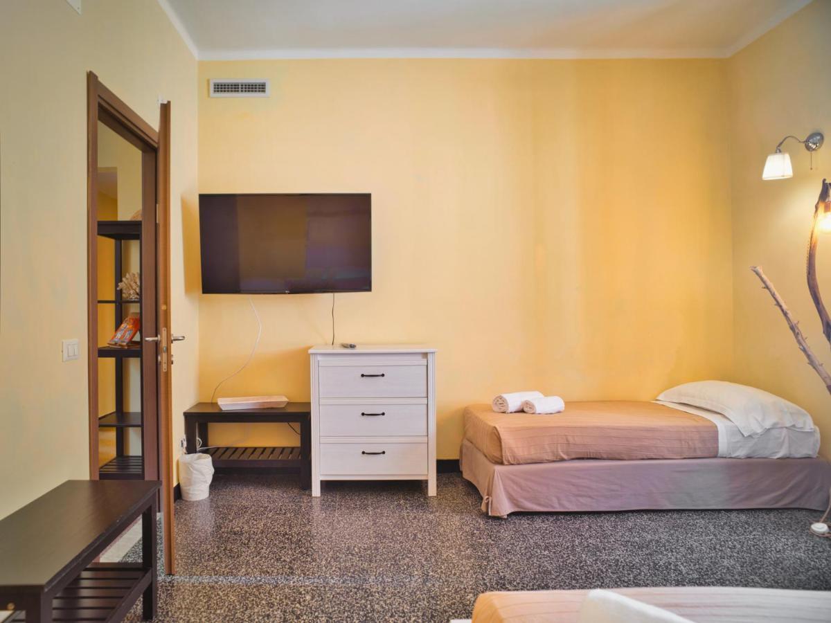 2 Passi Dal Mare Hotel ฟีนาเลลีกูเร ภายนอก รูปภาพ
